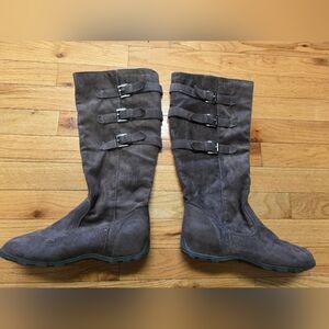 Stylish Gray Suede Women's Boots
